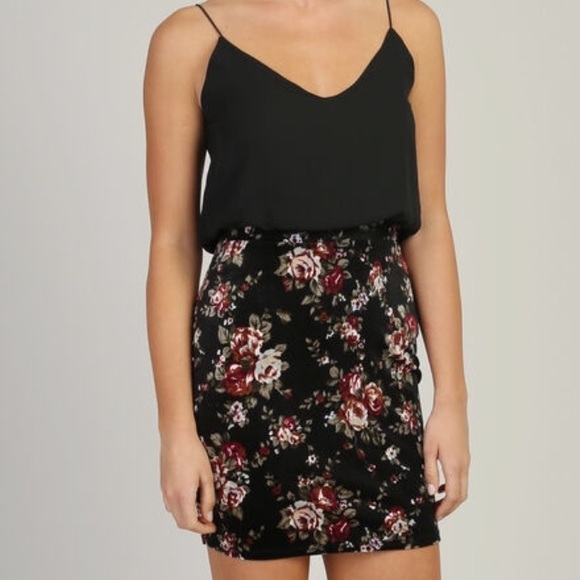 Brand New Kismet Dress With Printed Stretch Skirt - Picture 3 of 12